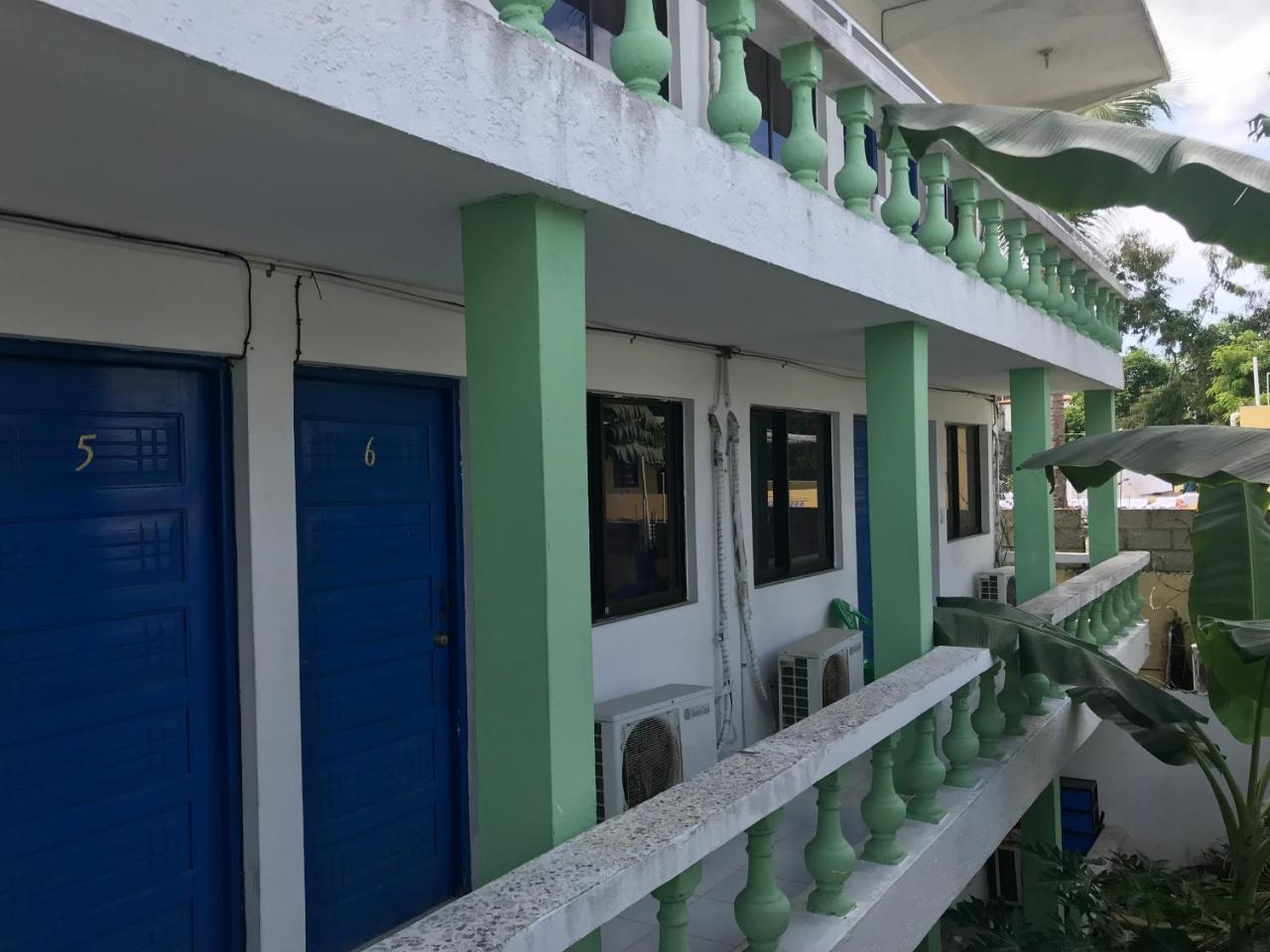 בוקה צ'יקה Hotel Restaurante Thomas מראה חיצוני תמונה