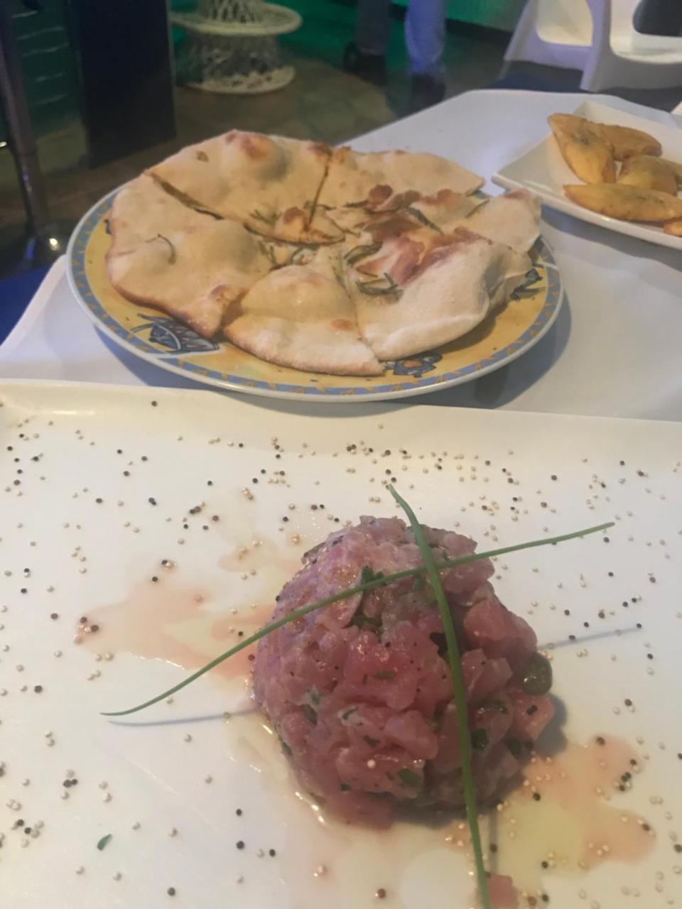 בוקה צ'יקה Hotel Restaurante Thomas מראה חיצוני תמונה