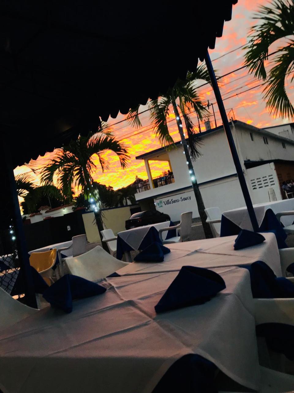 בוקה צ'יקה Hotel Restaurante Thomas מראה חיצוני תמונה