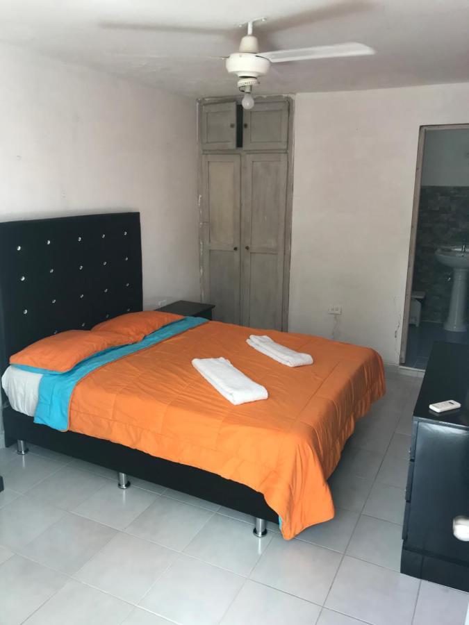 בוקה צ'יקה Hotel Restaurante Thomas מראה חיצוני תמונה