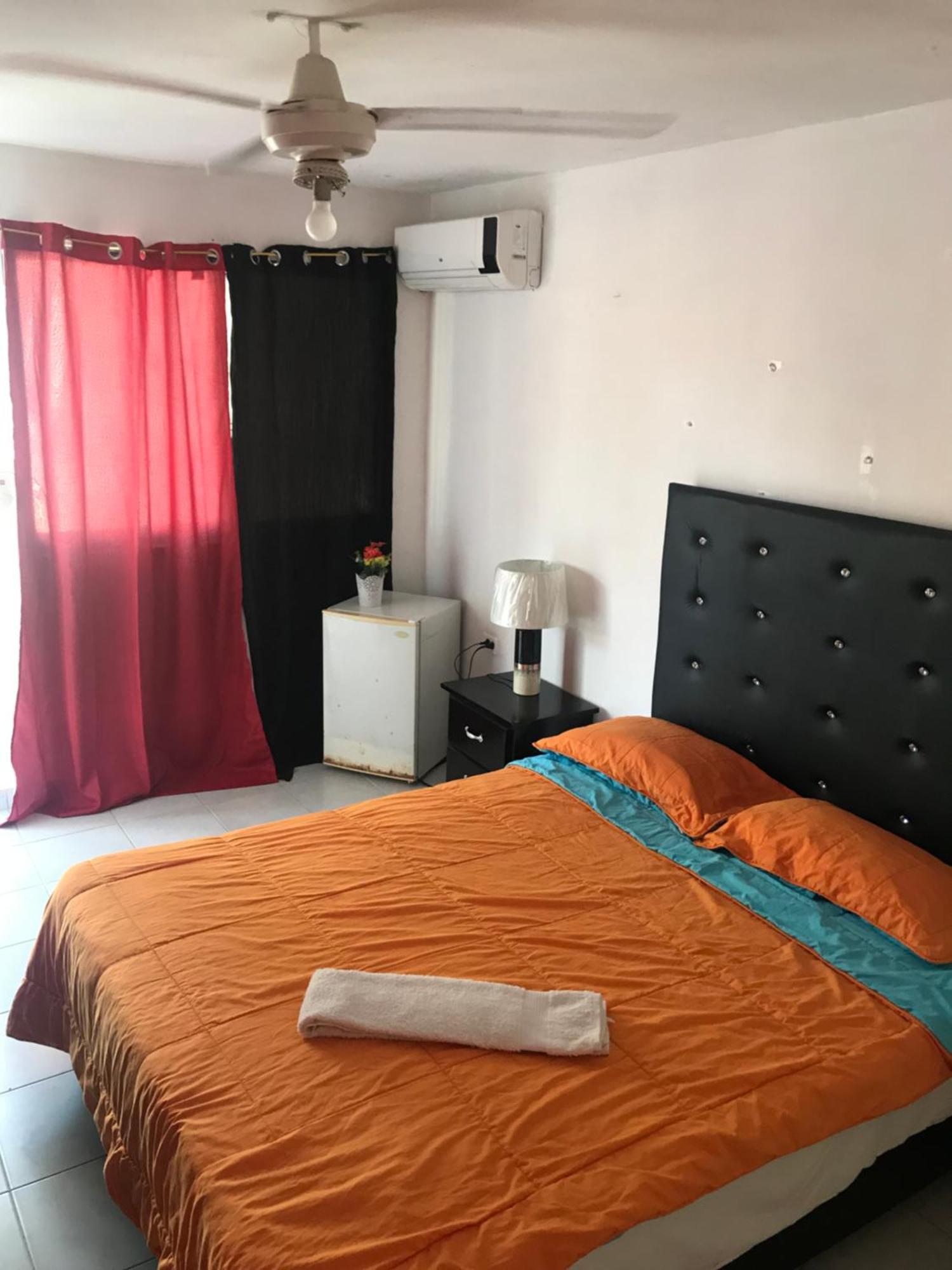 בוקה צ'יקה Hotel Restaurante Thomas מראה חיצוני תמונה